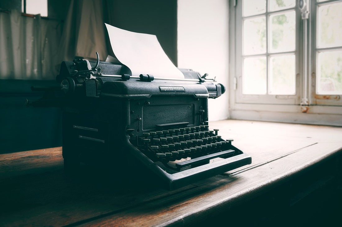 Machine a écrire pour auteur de livre
