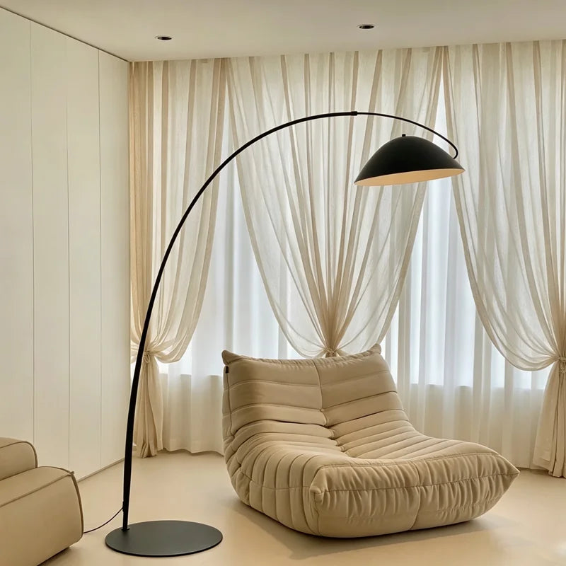 Lampadaire liseuse arc LED dimmable noir pour coin lecture