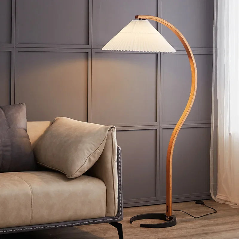 Lampe de lecture sur pied en bois