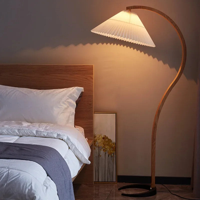 Lampe de lecture sur pied en bois