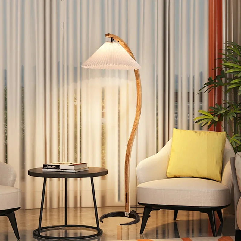 Lampe de lecture sur pied en bois