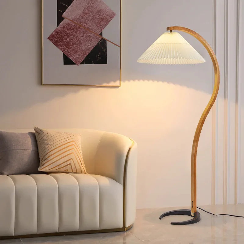 Lampe de lecture sur pied en bois