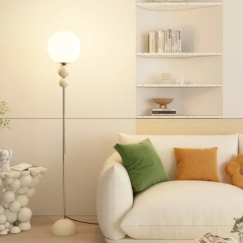 Lampe de salon sur pied pour coin lecture