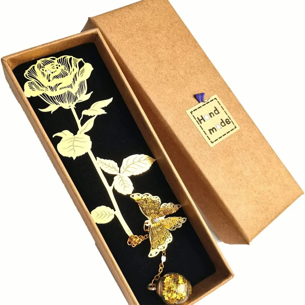 boite avec marque page en forme de rose doré