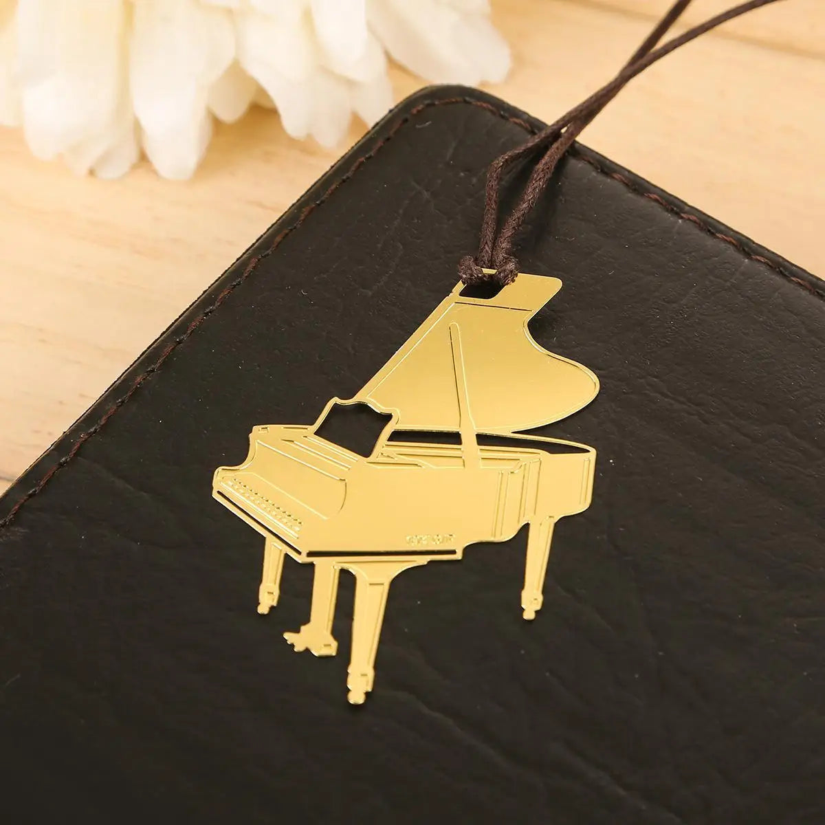 Marque page lecture piano
