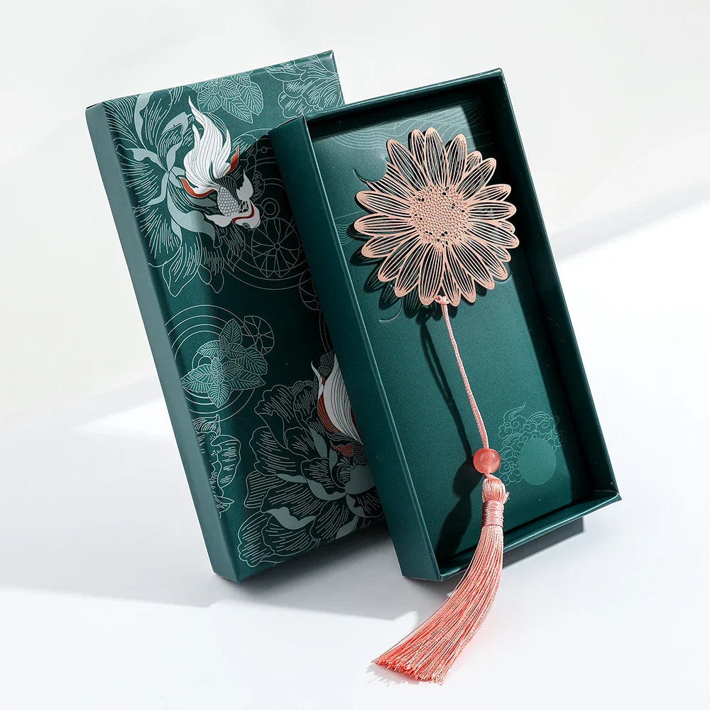 marque page luxe en forme de fleur en métal rose